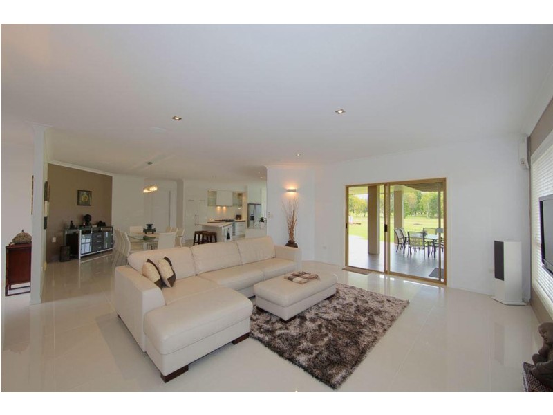 102 Davidson Street, Bargara QLD 4670