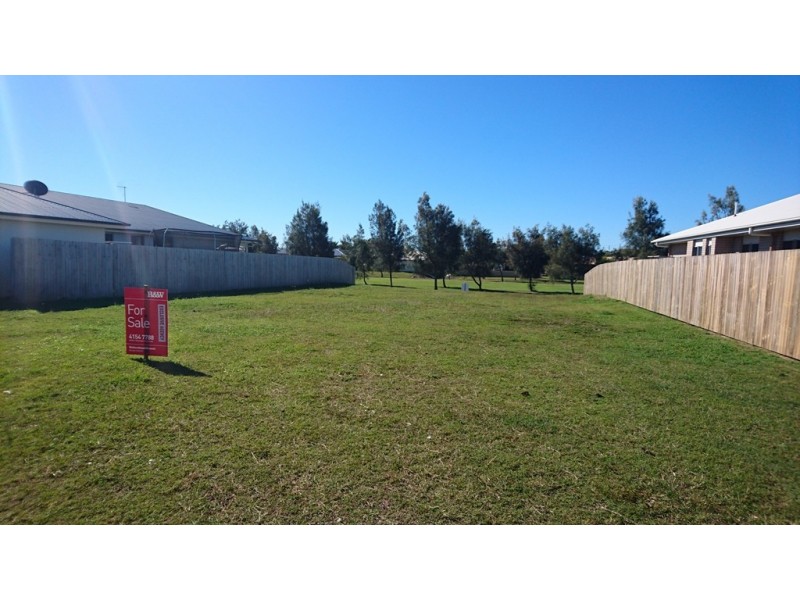 5 McCallum Close, Coral Cove QLD 4670