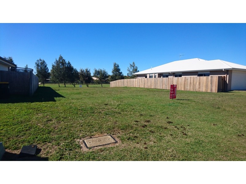 5 McCallum Close, Coral Cove QLD 4670
