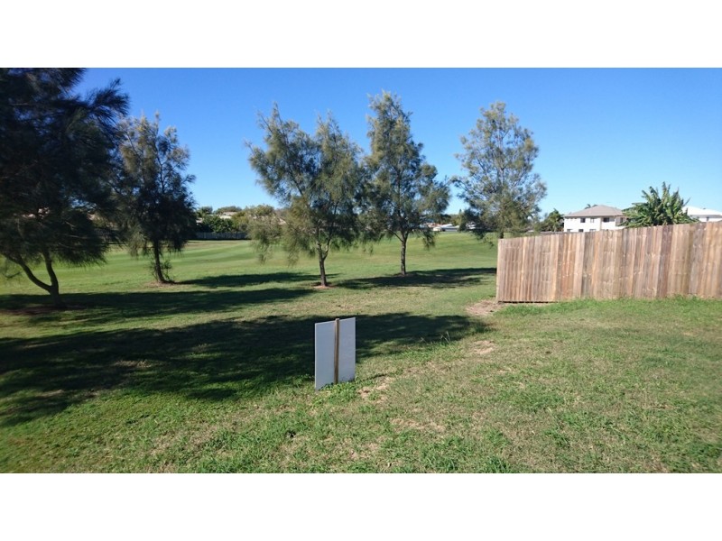 5 McCallum Close, Coral Cove QLD 4670