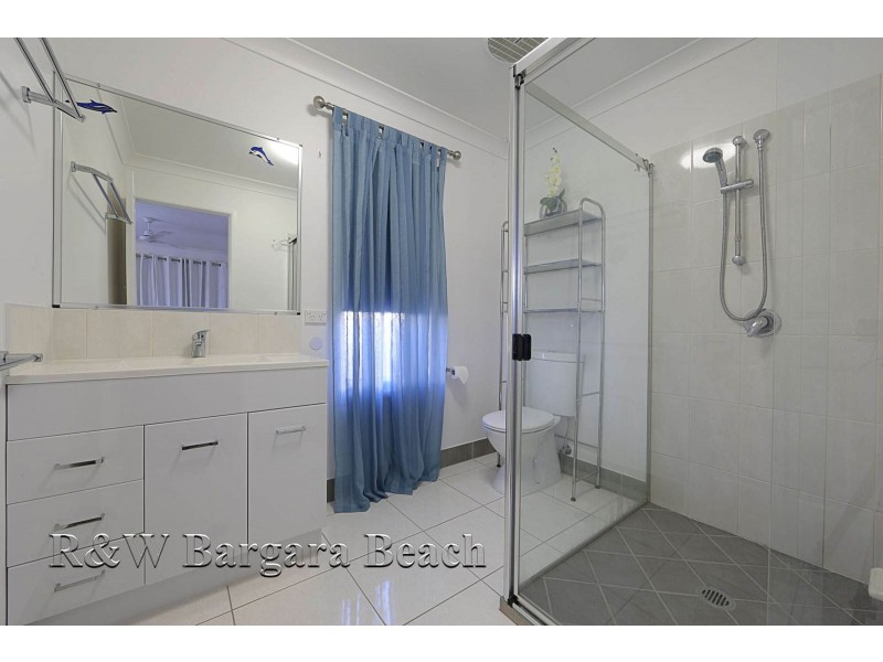 5 Spyglass Hill Court, Coral Cove QLD 4670