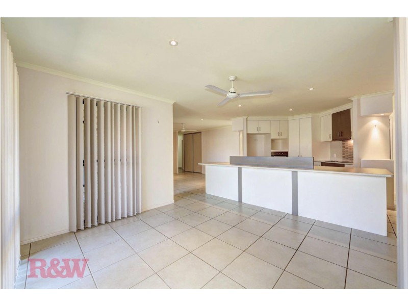 7 Toppers Drive, Coral Cove QLD 4670