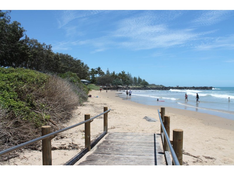 8 Isaac Street, Bargara QLD 4670