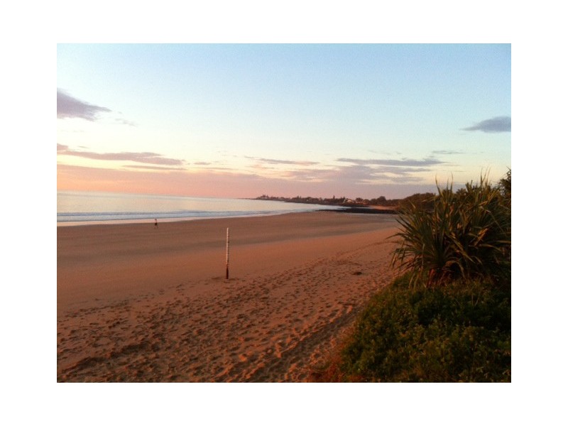 8 Isaac Street, Bargara QLD 4670