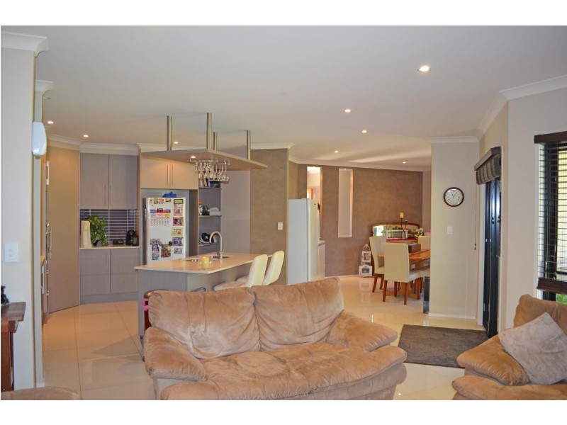 10 Amronel Close, Innes Park QLD 4670