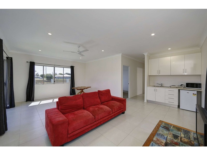 Unit 1-79 Shelley Street, Burnett Heads QLD 4670