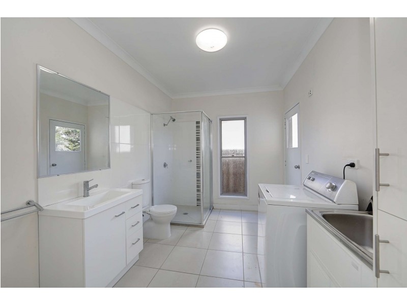Unit 1-79 Shelley Street, Burnett Heads QLD 4670