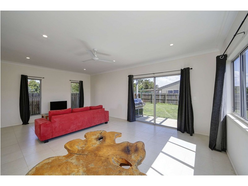 Unit 1-79 Shelley Street, Burnett Heads QLD 4670