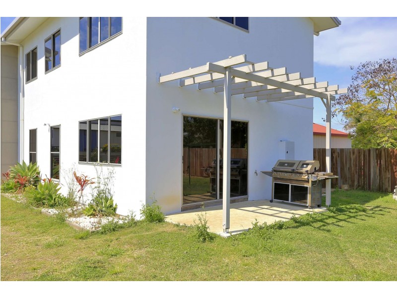 Unit 1-79 Shelley Street, Burnett Heads QLD 4670