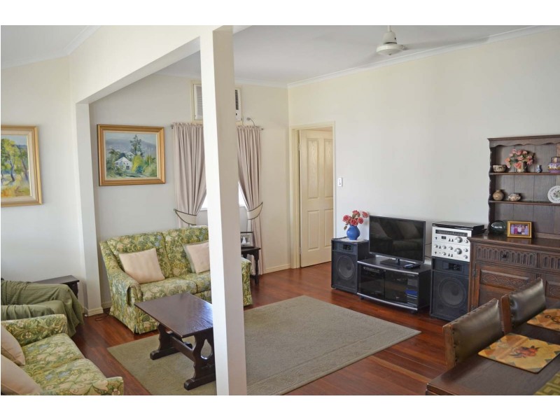 32 Welch Street, Elliott Heads QLD 4670