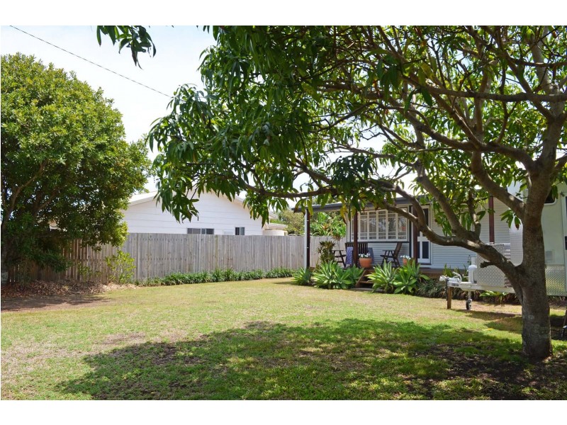 32 Welch Street, Elliott Heads QLD 4670