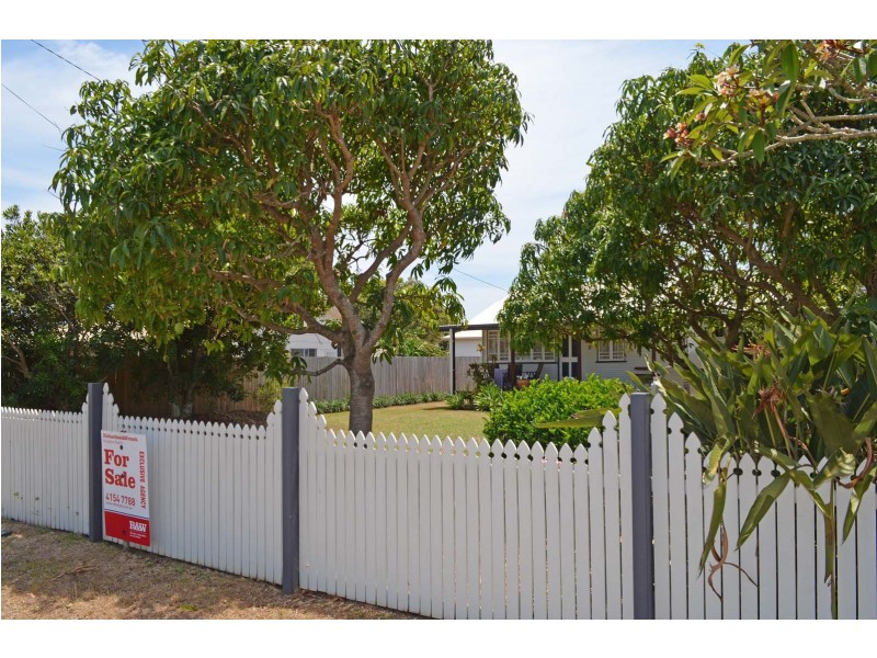 32 Welch Street, Elliott Heads QLD 4670