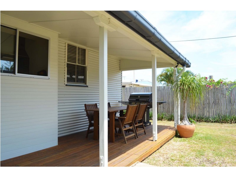 32 Welch Street, Elliott Heads QLD 4670