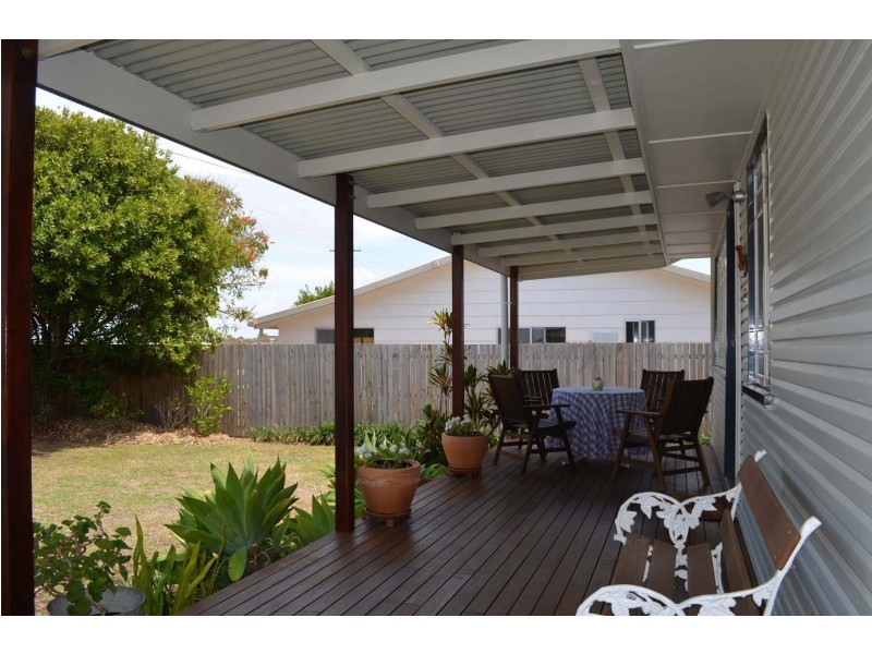 32 Welch Street, Elliott Heads QLD 4670