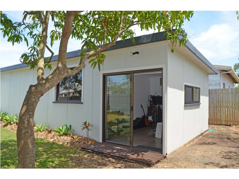 32 Welch Street, Elliott Heads QLD 4670