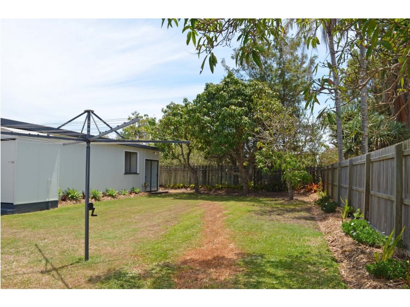 32 Welch Street, Elliott Heads QLD 4670