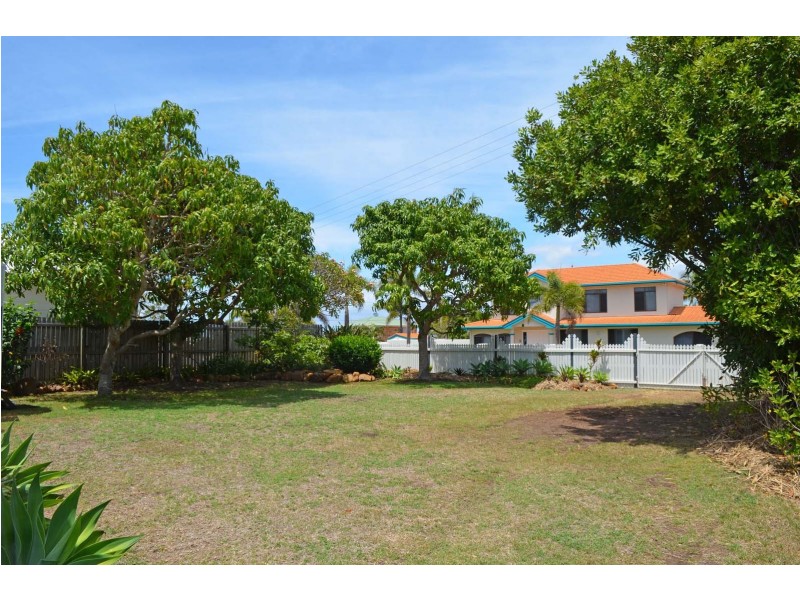 32 Welch Street, Elliott Heads QLD 4670