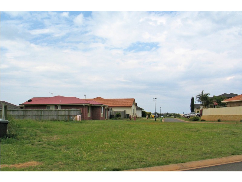 16 Belmonte Drive, Coral Cove QLD 4670