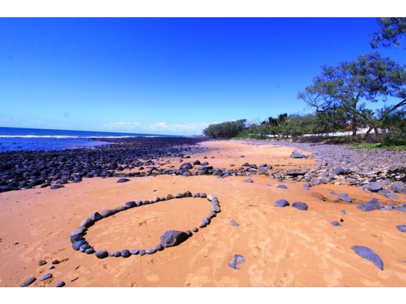 16 Belmonte Drive, Coral Cove QLD 4670
