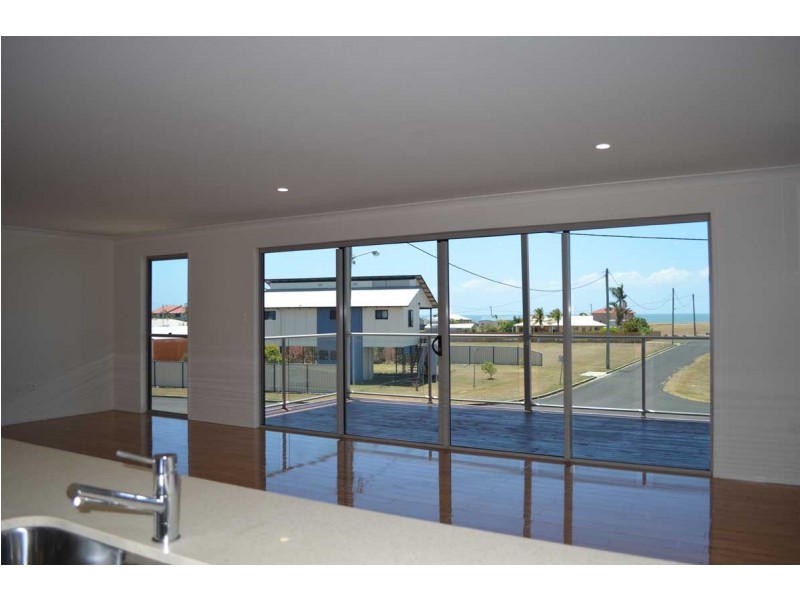 79 Shelley Street, Burnett Heads QLD 4670