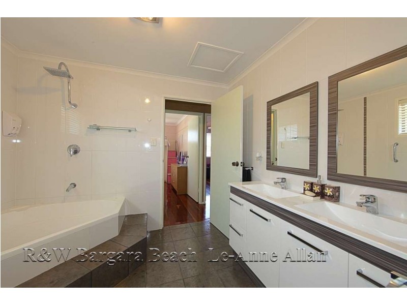 5 Nicklaus Place, Bargara QLD 4670
