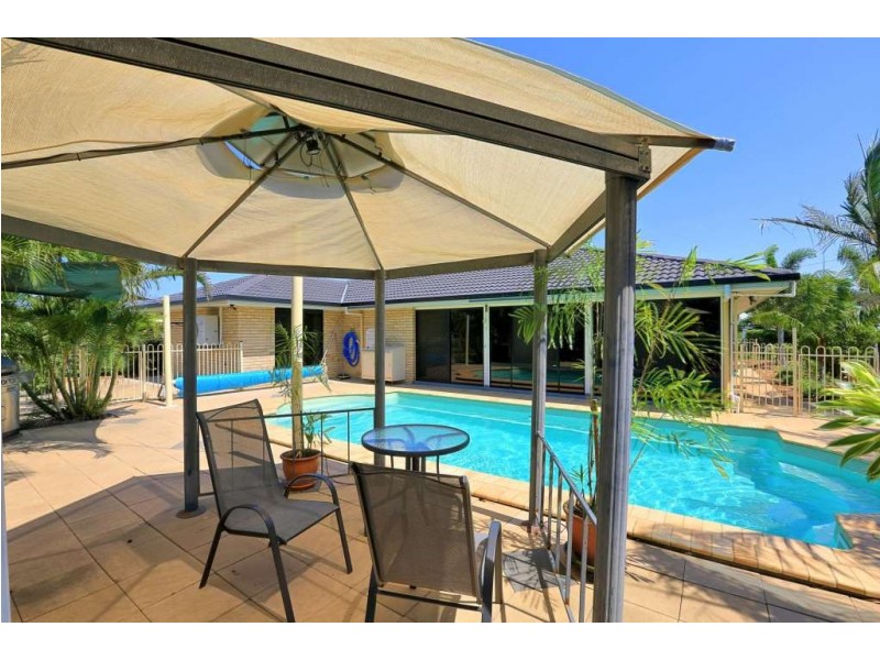 12 Hansen Street, Burnett Heads QLD 4670