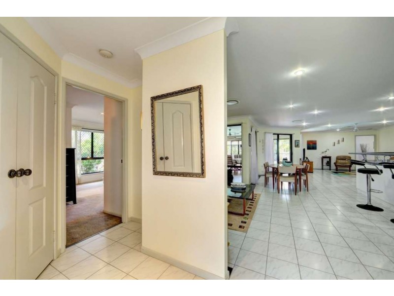 12 Hansen Street, Burnett Heads QLD 4670