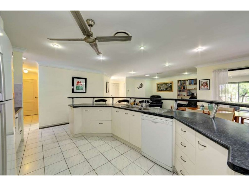 12 Hansen Street, Burnett Heads QLD 4670