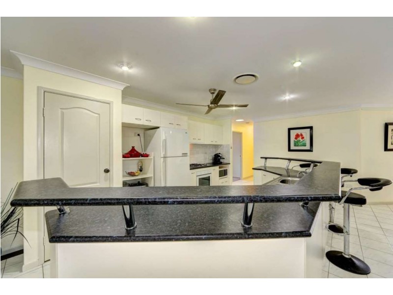 12 Hansen Street, Burnett Heads QLD 4670