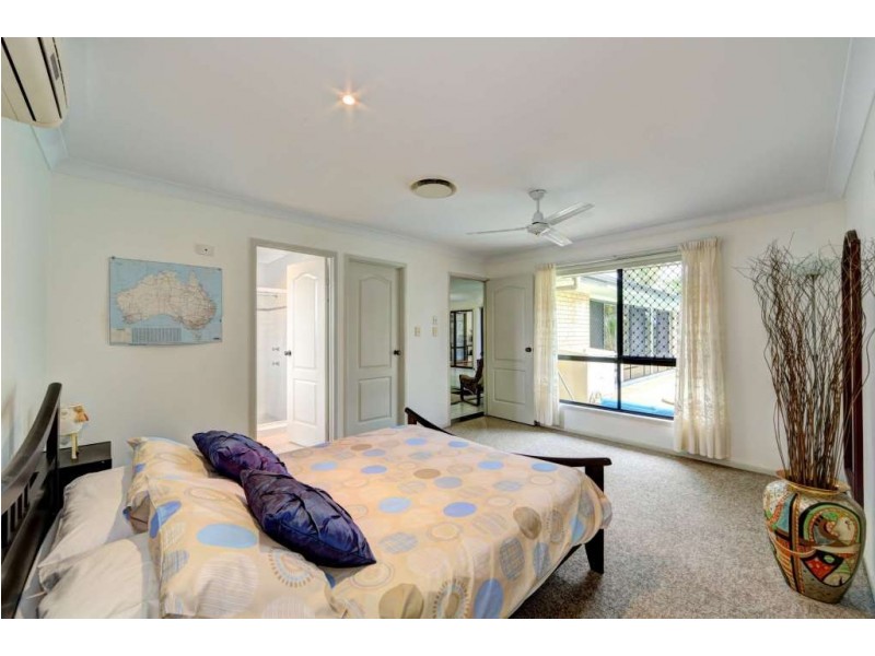 12 Hansen Street, Burnett Heads QLD 4670