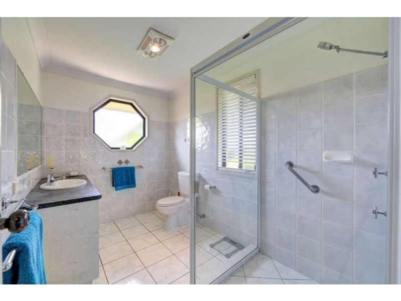 12 Hansen Street, Burnett Heads QLD 4670