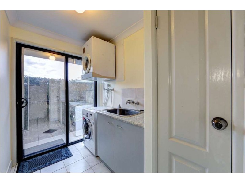 12 Hansen Street, Burnett Heads QLD 4670