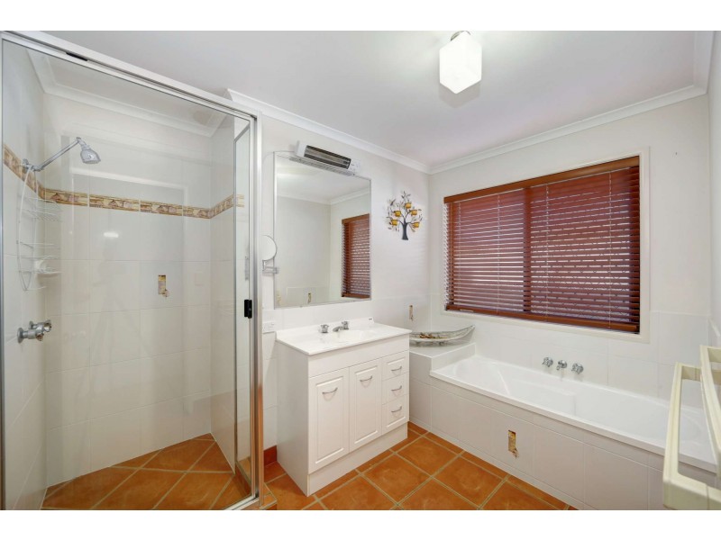 14 Marian Street, Coral Cove QLD 4670