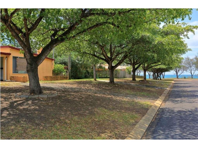 39 Bathurst Street, Elliott Heads QLD 4670