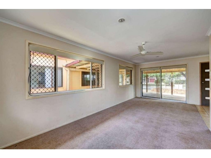 39 Bathurst Street, Elliott Heads QLD 4670