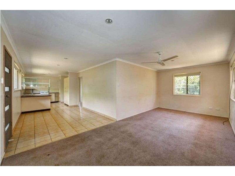 39 Bathurst Street, Elliott Heads QLD 4670