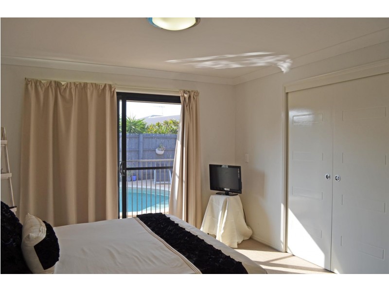 3 Peggy Drive, Coral Cove QLD 4670