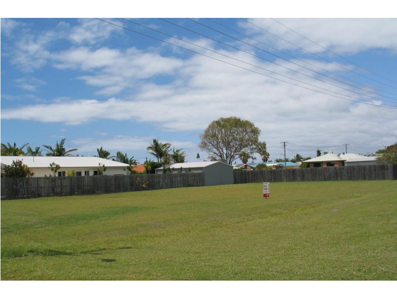 46 Moore Street, Elliott Heads QLD 4670