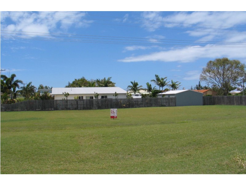 46 Moore Street, Elliott Heads QLD 4670