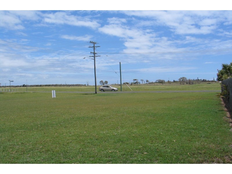 46 Moore Street, Elliott Heads QLD 4670