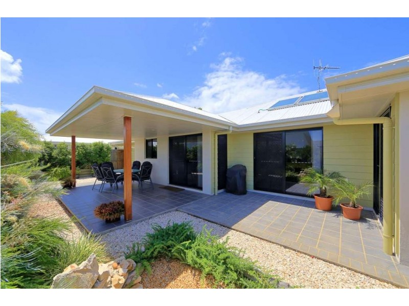 2/119 Davidson Street, Bargara QLD 4670