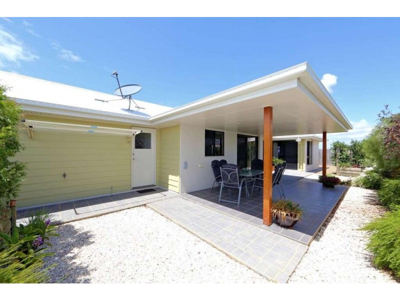 2/119 Davidson Street, Bargara QLD 4670