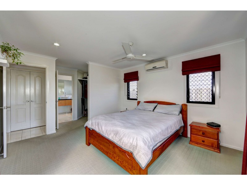 2/119 Davidson Street, Bargara QLD 4670