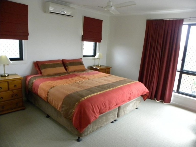 2/119 Davidson Street, Bargara QLD 4670