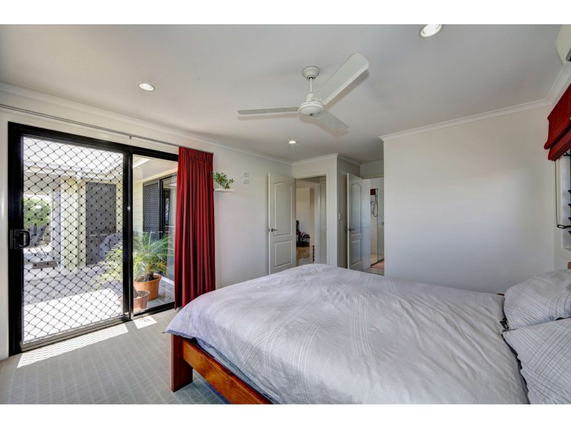 2/119 Davidson Street, Bargara QLD 4670