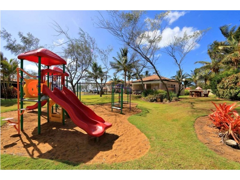 Villa 25 Pebble Beach Drive, Coral Cove QLD 4670
