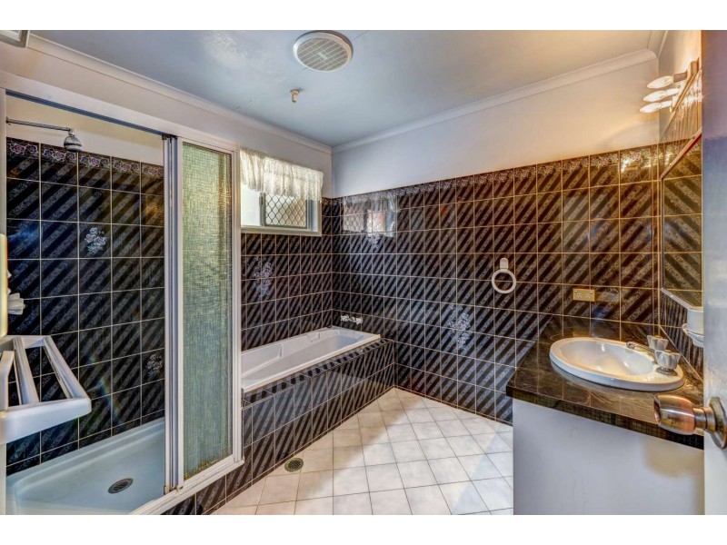 63 Watsons Road, Bargara QLD 4670