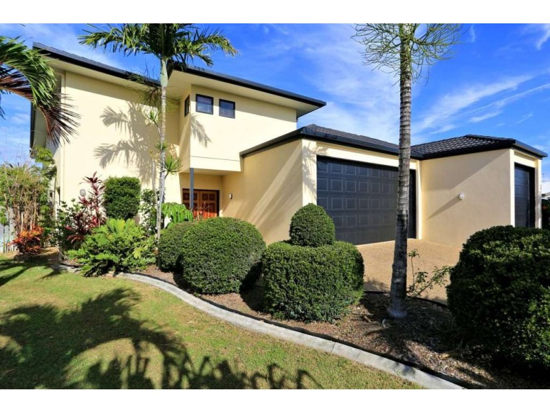 14 Robert John Circuit, Coral Cove QLD 4670