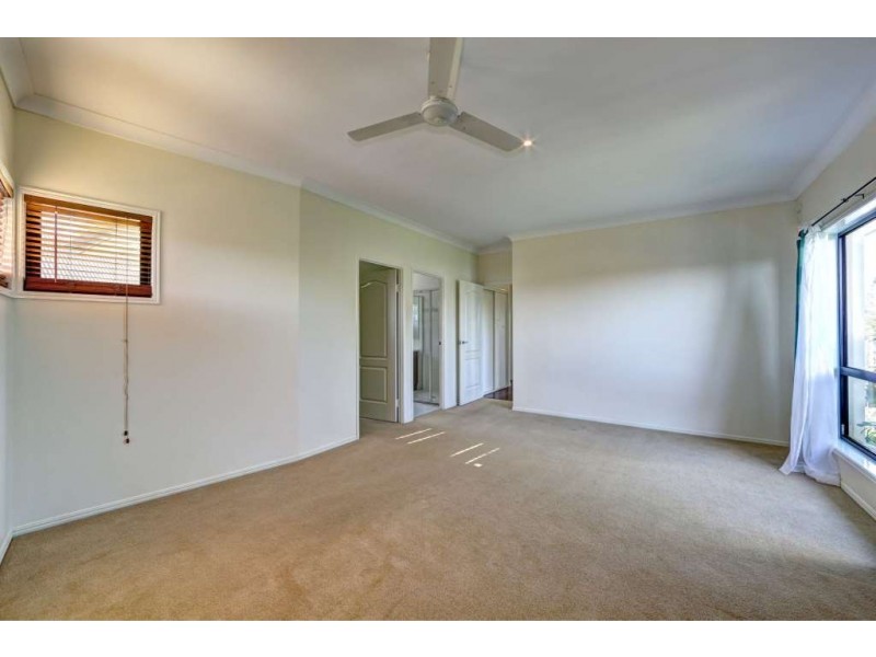 14 Robert John Circuit, Coral Cove QLD 4670
