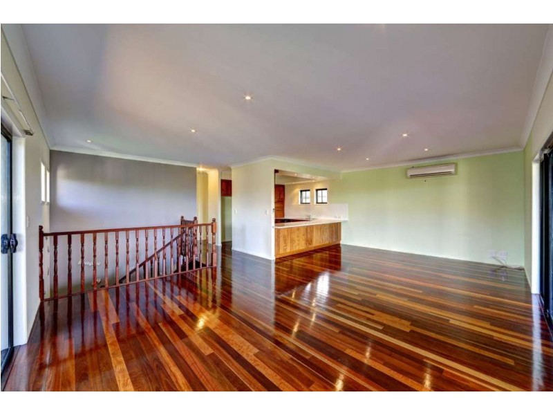 14 Robert John Circuit, Coral Cove QLD 4670